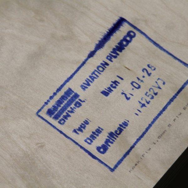 Lentokonevanerin laatuleima